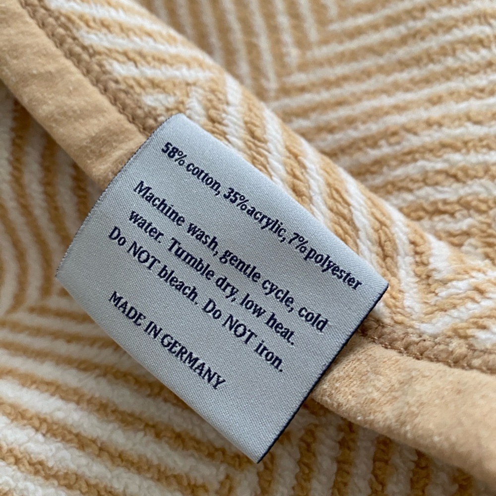 Chappywrap Herringbone Blanket - Picture 5 of 6
